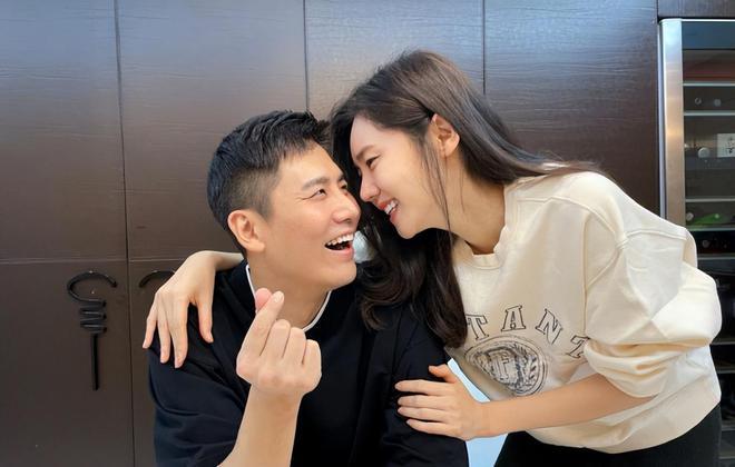 探讨天涯问答,尽在淡紫色的裙子配上蕾丝绣花,优雅又迷人,散发着独特的气质美,你爱了吗?
